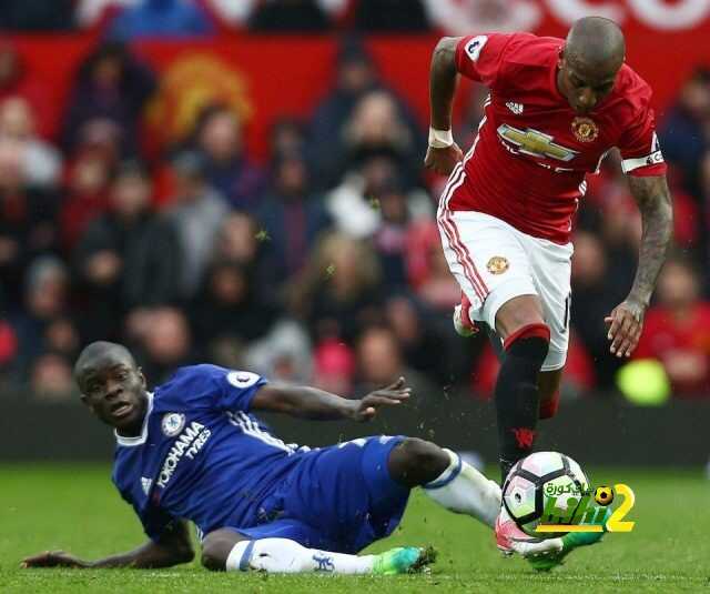 لاعب اليونايتد يأمل بإقناع مورينهو بالبقاء!