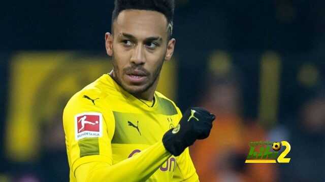 بوروسيا دورتموند يجدد عقد هدافه حتى عام 2021