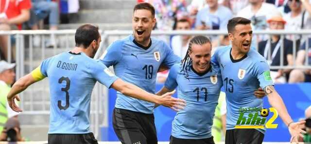 أوروجواي تضرب روسيا بهدفين في الشوط الأول
