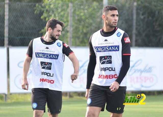 اليونايتد يستهدف التعاقد مع نجم نابولى
