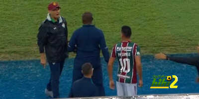 فيديو – لاعب فلومينينسي يشتبك مع مدربه بسبب تبديله في مباراة سانتوس