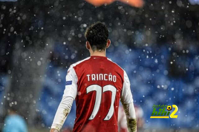 لا لرحيل بيدري وترينكاو
