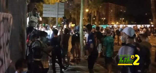 عاجل – جماهير برشلونة تقتحم الـ كامب نو!