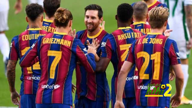 أعمار وفترات عقود لاعبي برشلونة