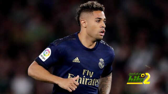 أسباب رغبة جماهير ريال مدريد في مشاركة ماريانو دياز أساسيًا!
