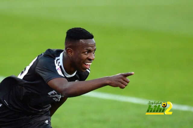 أربعة أدلة على إن فينسيوس لاعب محظوظ