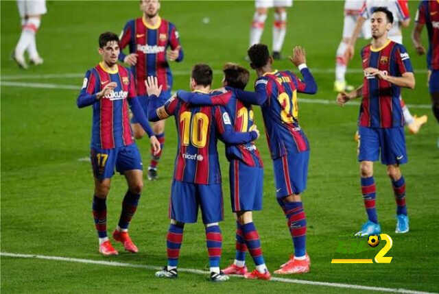 موهبة هجومية جديدة تقترب من برشلونة