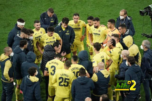 فيديو: شاهد ماذا فعل لاعبو فياريال مع أوناي إيمري بعد النهائي