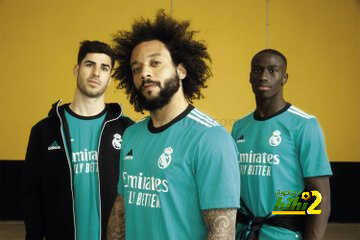 لاعبو ريال مدريد يعلنون عن القميص الثالث لهذا الموسم