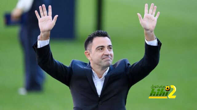 هل يصلح تشافي لتدريب برشلونة؟ كازورلا يرد