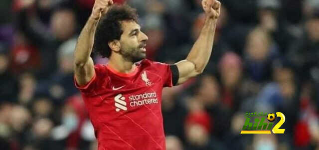 صلاح أفضل لاعب عربي متفوفا على محرز