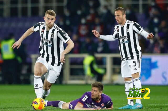 دي ليخت يحذر زملائه رغم الفوز على فيورنتينا