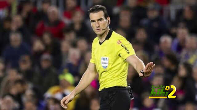 شاهد أرقام حكم الكلاسيكو مع  ريال مدريد وبرشلونة