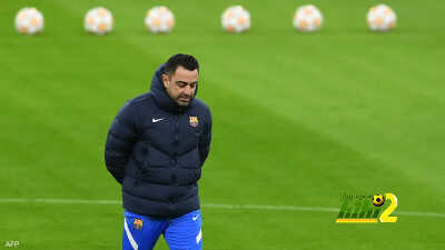 رونالدينيو يشيد بأداء تشافي مع برشلونة