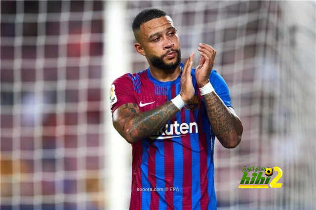 ديباي يقترب من الرحيل عن برشلونة
