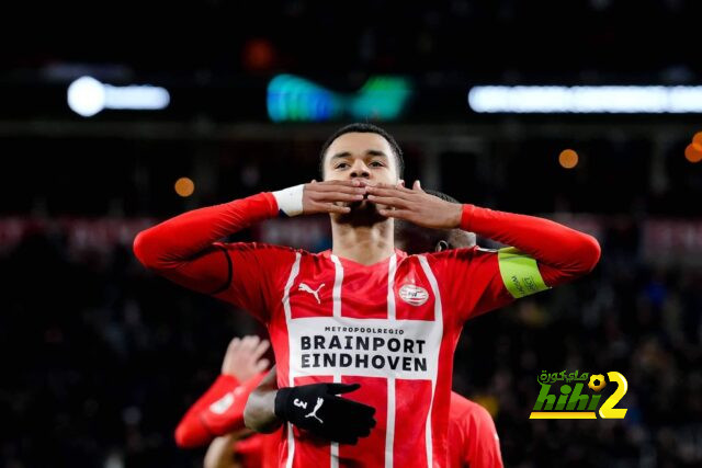 لاعب ٱيندهوفن بديل رافينيا في ليدز