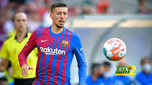 توتنهام يستهدف التعاقد مع مدافع برشلونة !