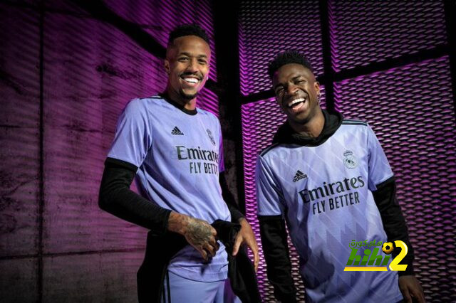 صورة : لاعبو ريال مدريد يعلنون عن القميص الثاني للموسم المقبل