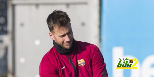 رباعي برشلونة المستبعد من خطط تشافي للموسم المقبل