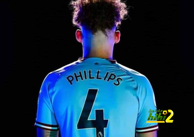 فيليبس رفض عرض فلكي من أجل مانشستر سيتي