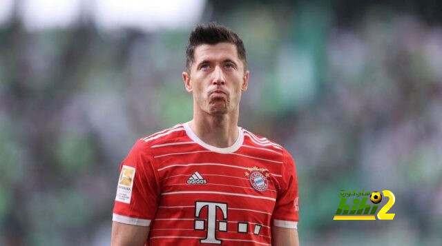 ليفاندوفسكي وبرشلونة .. تم التوقيع