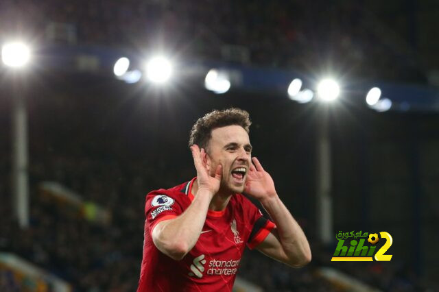 رسمياً.. ليفربول يمدد عقد مهاجمه الهداف