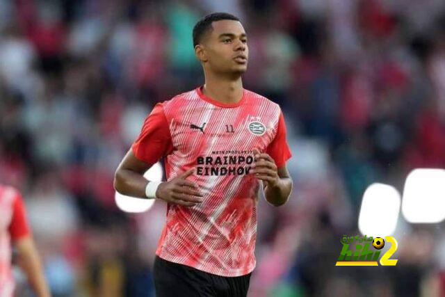 لاعب ٱيندهوفن يقترب من عملاق البريميرليج