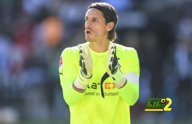 اليونايتد يستهدف حارس جلادباخ سومر كحارس احتياطي!