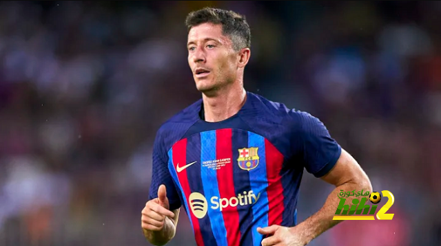 كيف تعرض ليفاندوفسكي إلى السرقة على هامش مران برشلونة؟