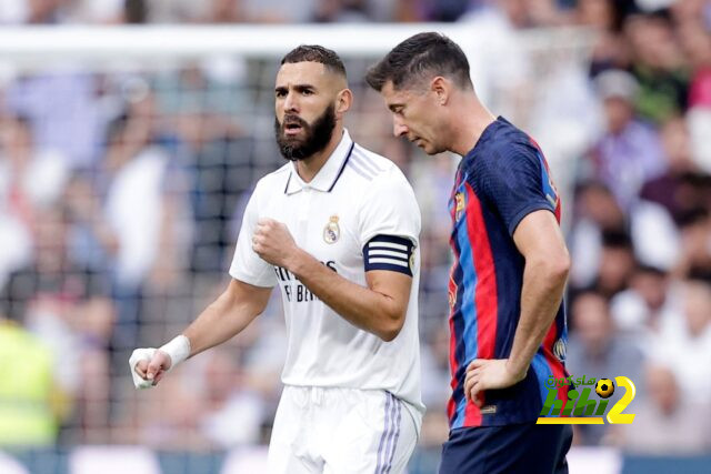 صور .. ثلاثي برشلونة يرافقون بنزيما في حفل الكرة الذهبية