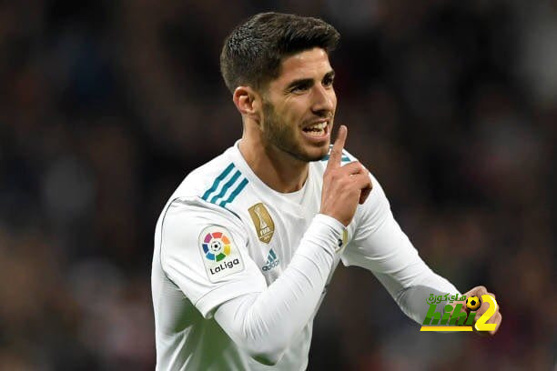 لماذا تغيرت معاملة إدارة ريال مدريد لأسينسيو ؟