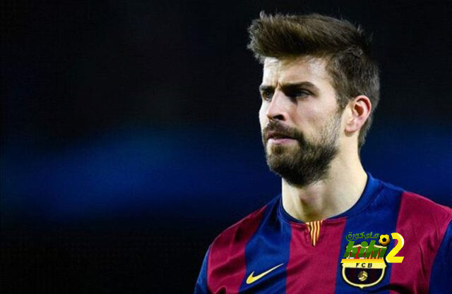 بيكيه يقود برشلونة أمام بلزن