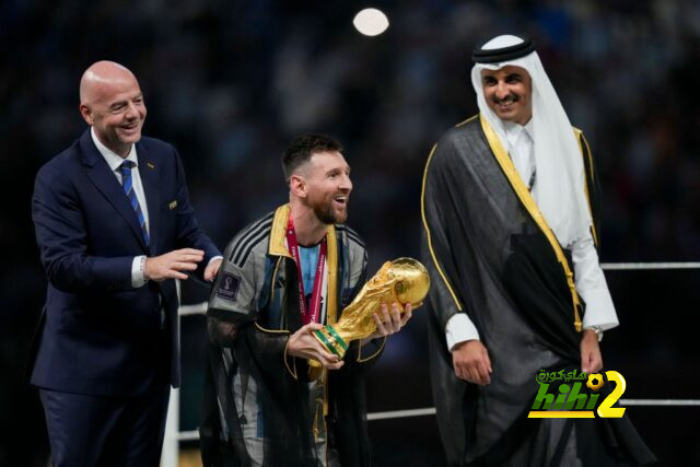 البشت القطري على وشك النفاذ بعد لقطة ميسي !