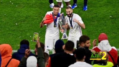 تصرفات طفولية جعلت بنزيما يهرب من المنتخب الفرنسي!