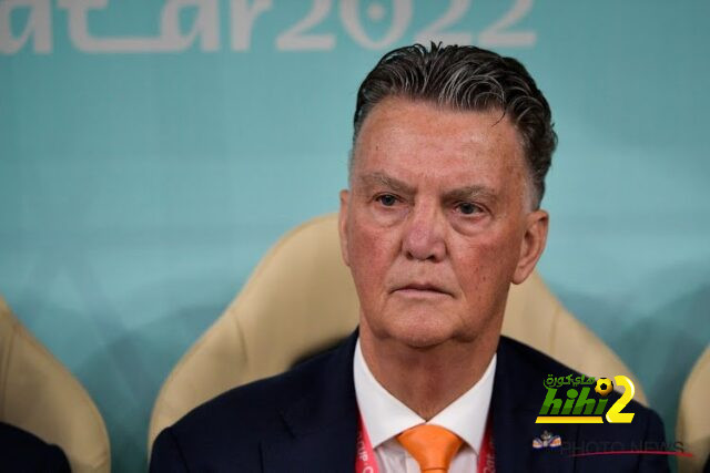 فان خال مستعد لتدريب هذا المنتخب