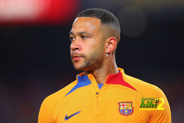 ديباي يتمرد على برشلونة
