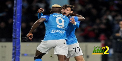 أوسيمين وكفاراتسخيليا الثنائي الذهبي في الدوري الإيطالي