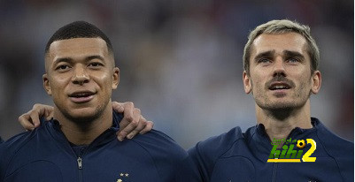 لماذا لم تحدث أزمة في منتخب فرنسا بسبب شارة الكابتن ؟