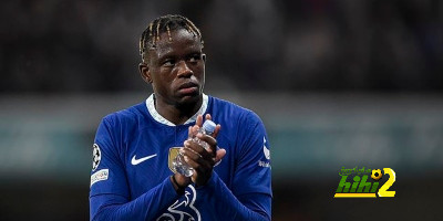 دينيس زكريا يعود على رادار الدوري الإنجليزي مرة أخرى