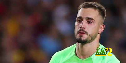 برشلونة يقرر التجديد لتيناس