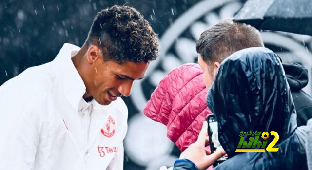 فريق مانشستر يونايتد يصل أولد ترافورد للقاء لانس وديا