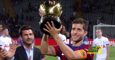 صور.. احتفالات برشلونة بعد التتويج بكأس خوان غامبر