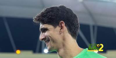الأقرب للفوز بجائزة ياشين كأفضل حارس مرمى في العالم