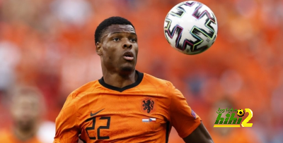 دينزل دومفريس يواصل تألقه مع منتخب هولندا
