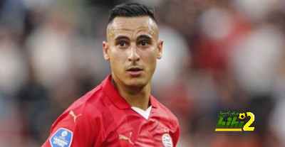 مانشستر يونايتد يصرف النظر عن التعاقد مع الغازي