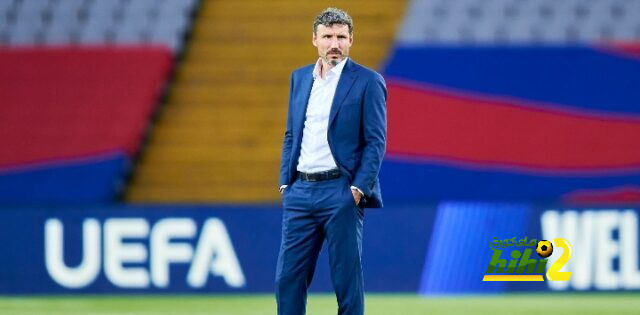 صور .. فريق أنتويرب يتفقد ملعب مونتجويك قبل مباراة برشلونة