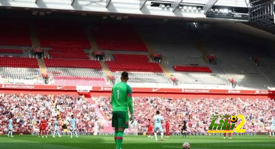 سبب تأخر ليفربول في افتتاح المدرج العلوي