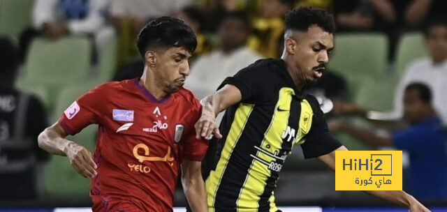 انطلاق الشوط الثاني من مباراة الاتحاد وأبها