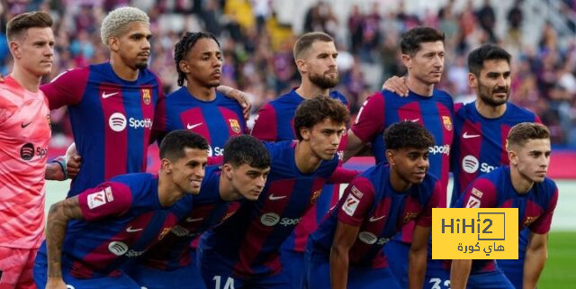 قميص برشلونة أكبر من هذا اللاعب..!