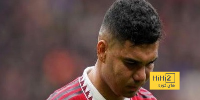نيفيل ينتقد سياسة مانشستر يونايتد في شراء اللاعبين